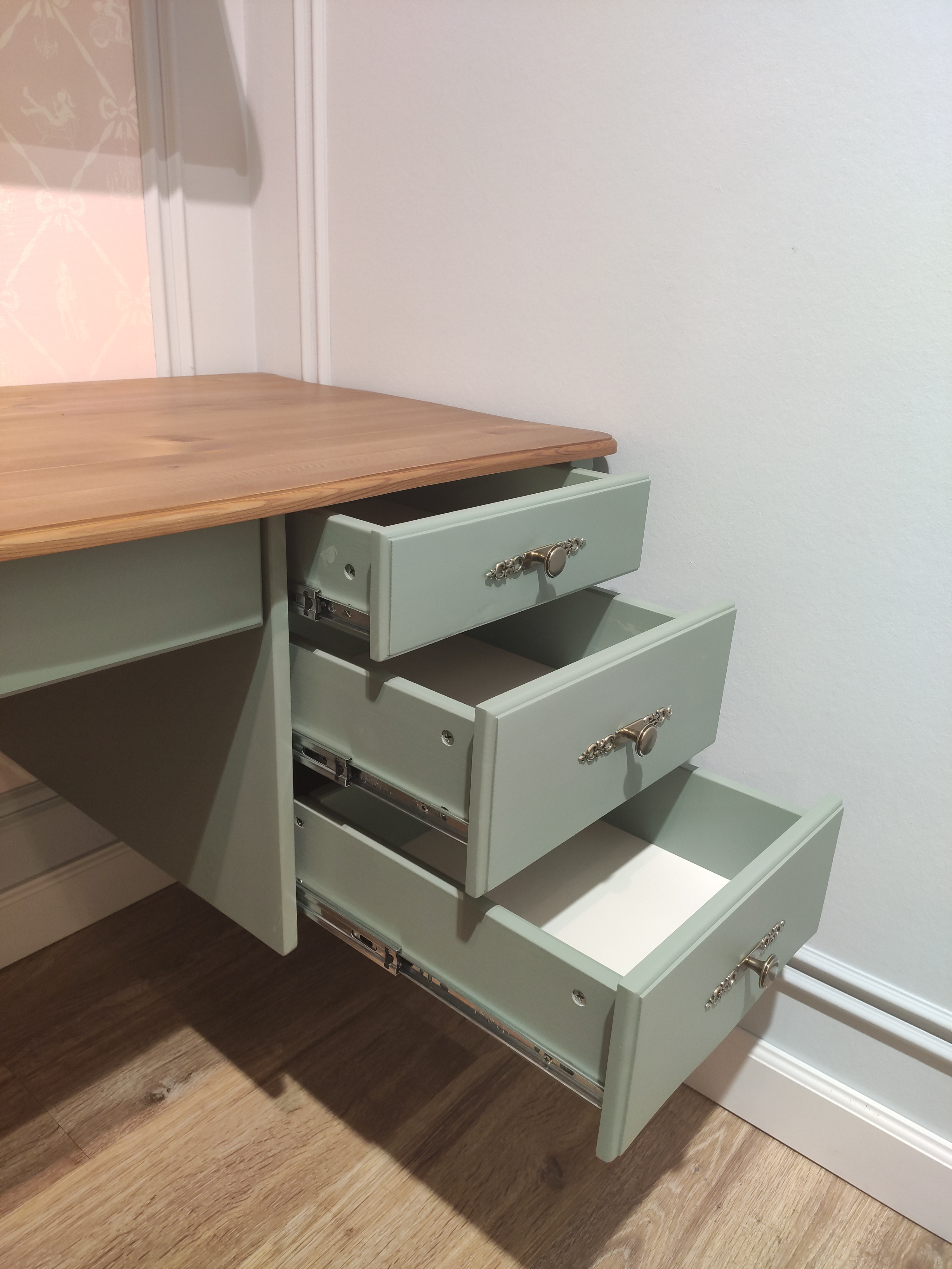 Стол письменный с 4 ящиками Айно №8