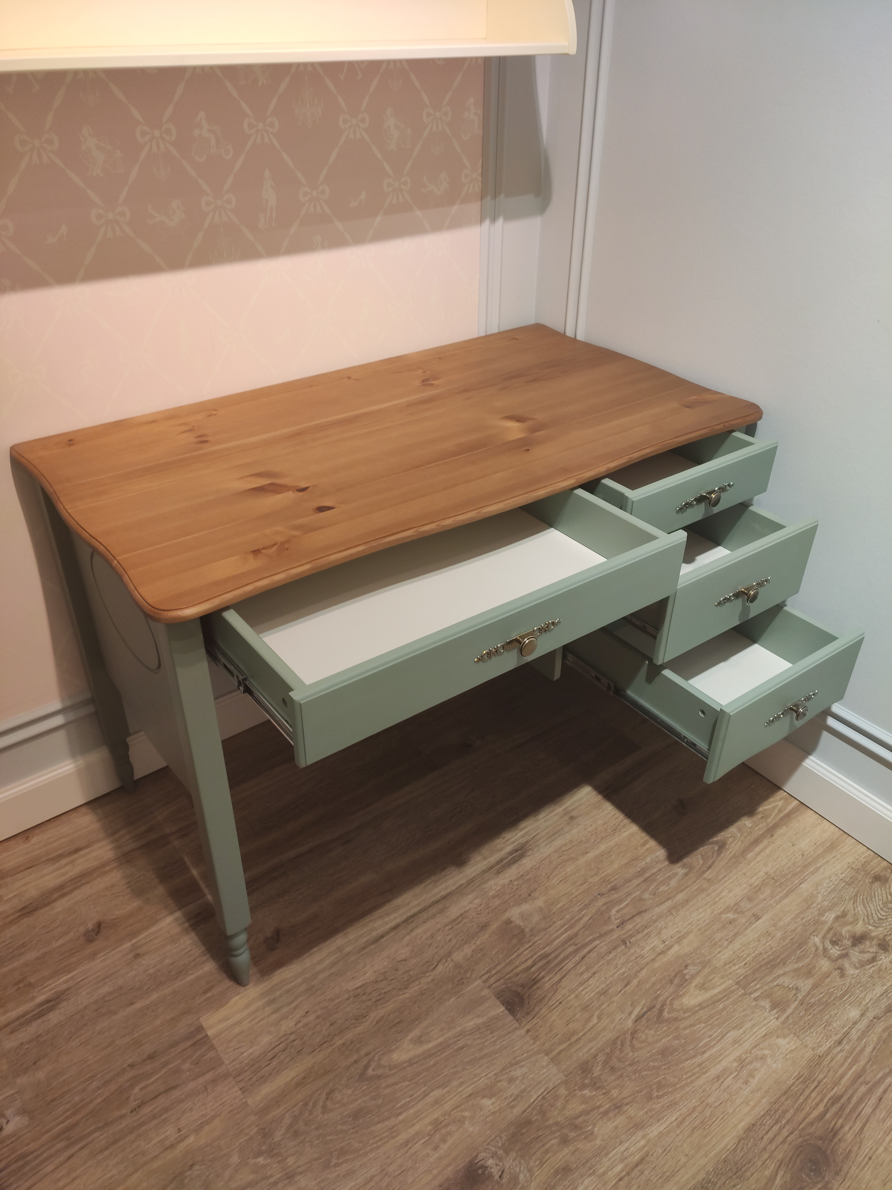 Стол письменный с 4 ящиками Айно №8