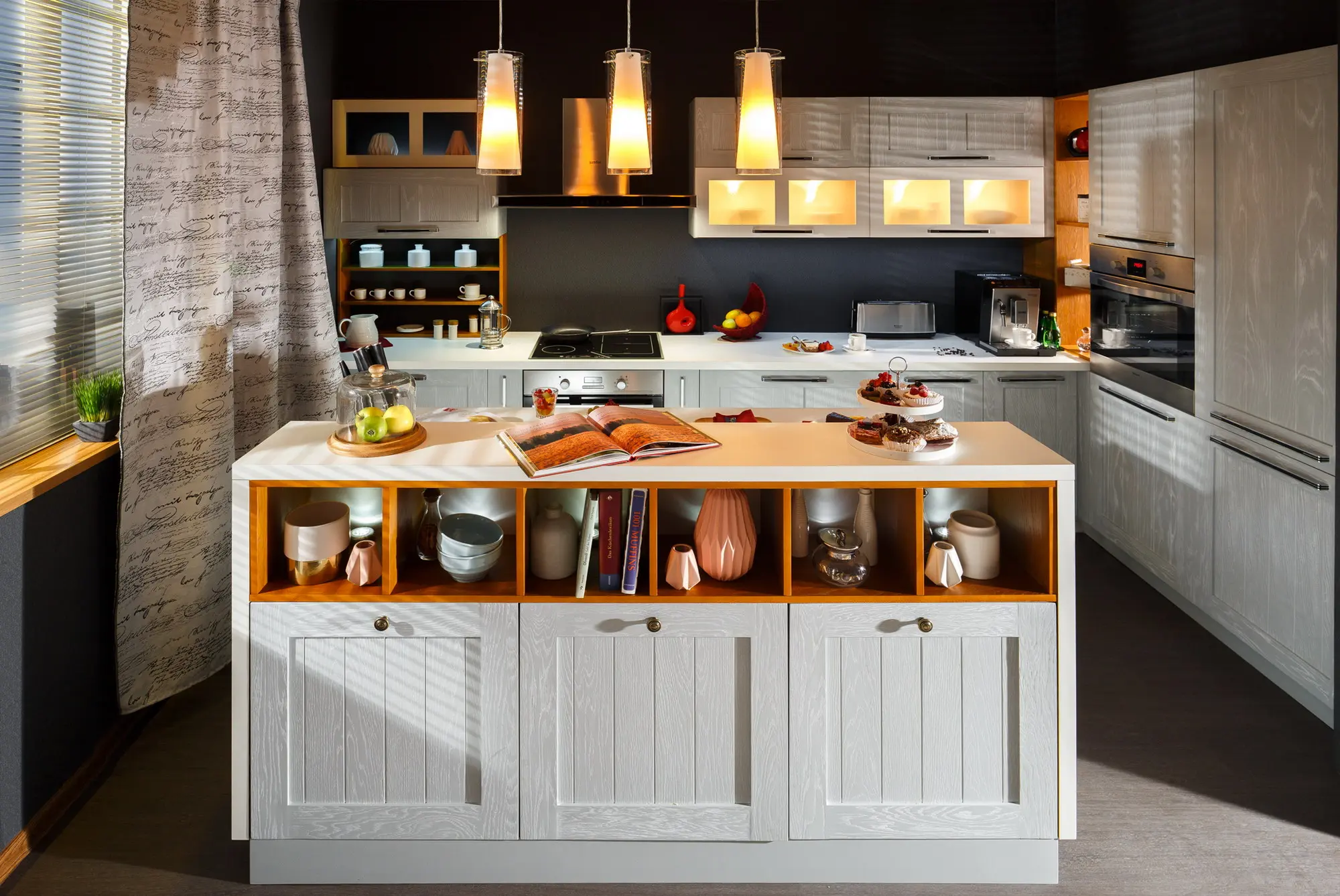 Кухня массив сосны Снежный дуб (цена за п/м)