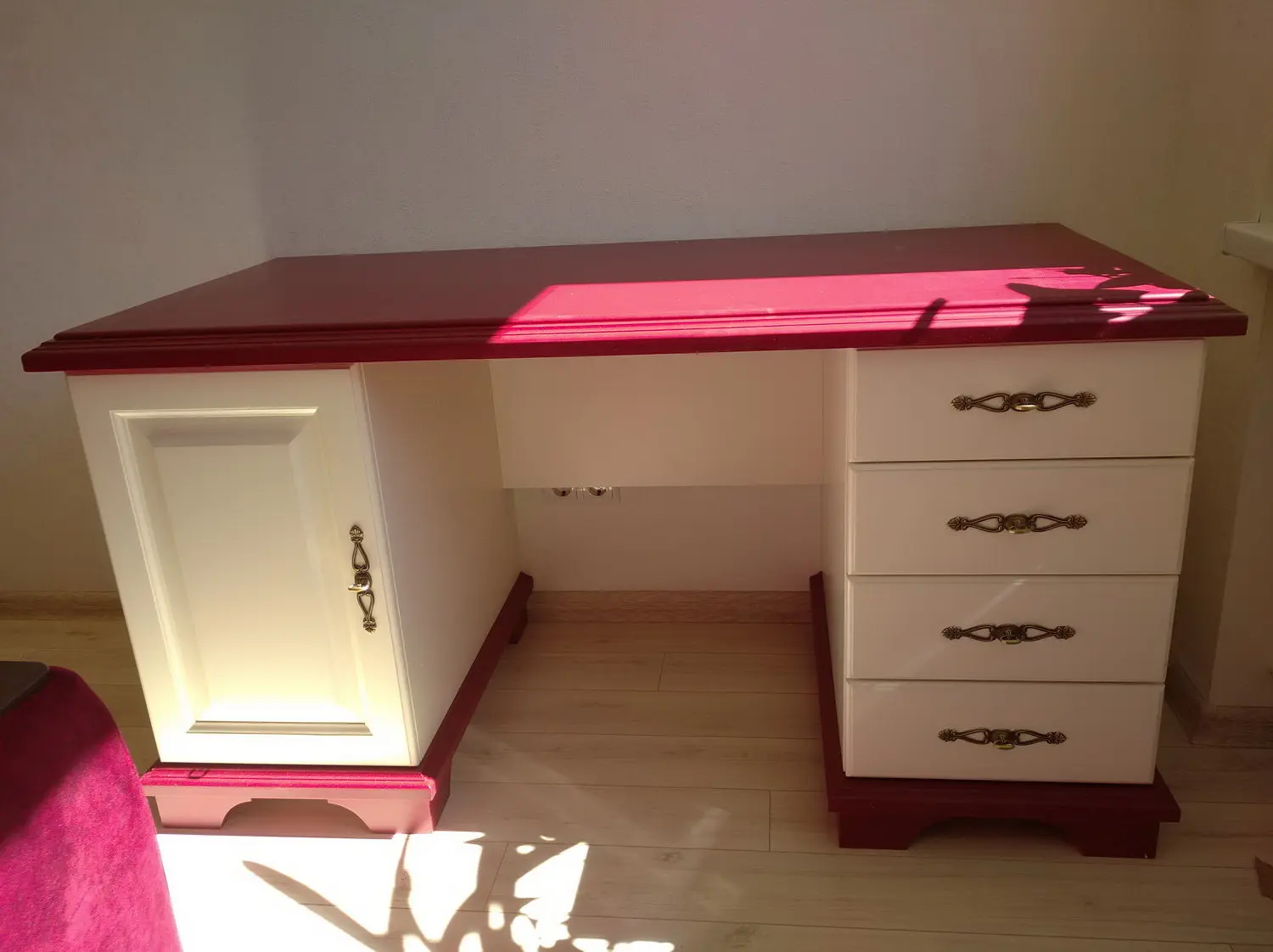 Письменный стол с 2 тумбами Брусно 6.3.01