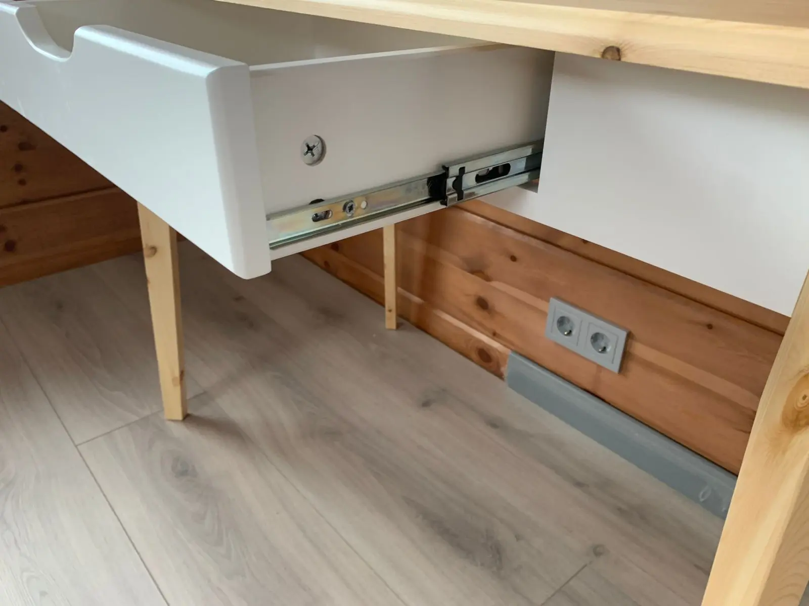 Стол с ящиком под столешницей детский ТК №2