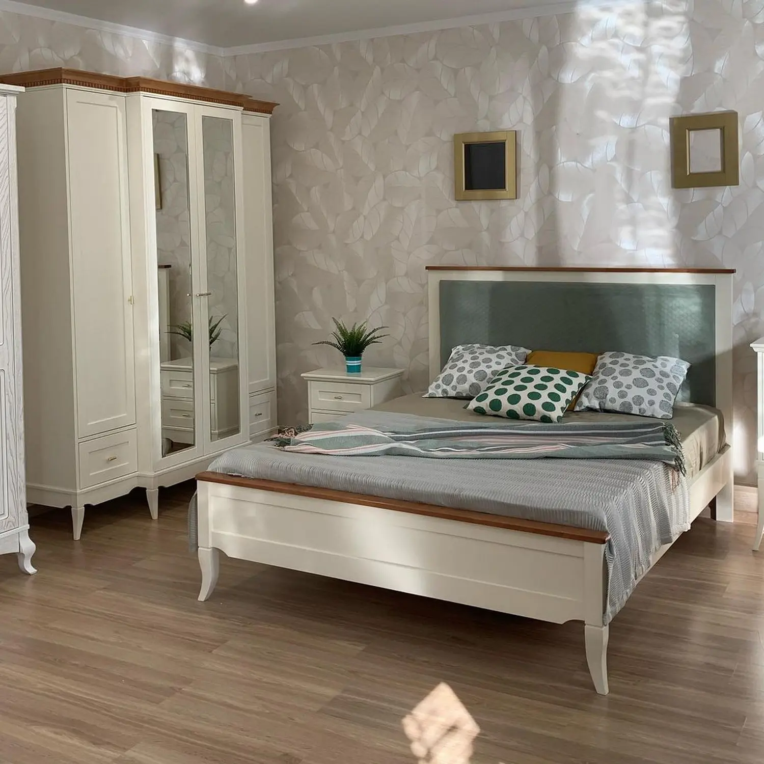 Кровать  "Римини"1600х2000  с мягким изголовьем