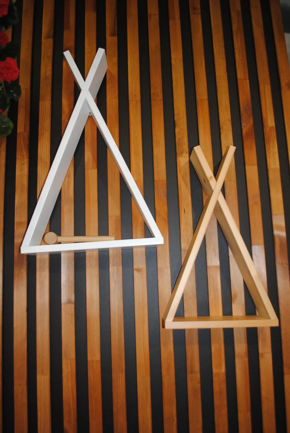 Полка белая из массива ТК №4