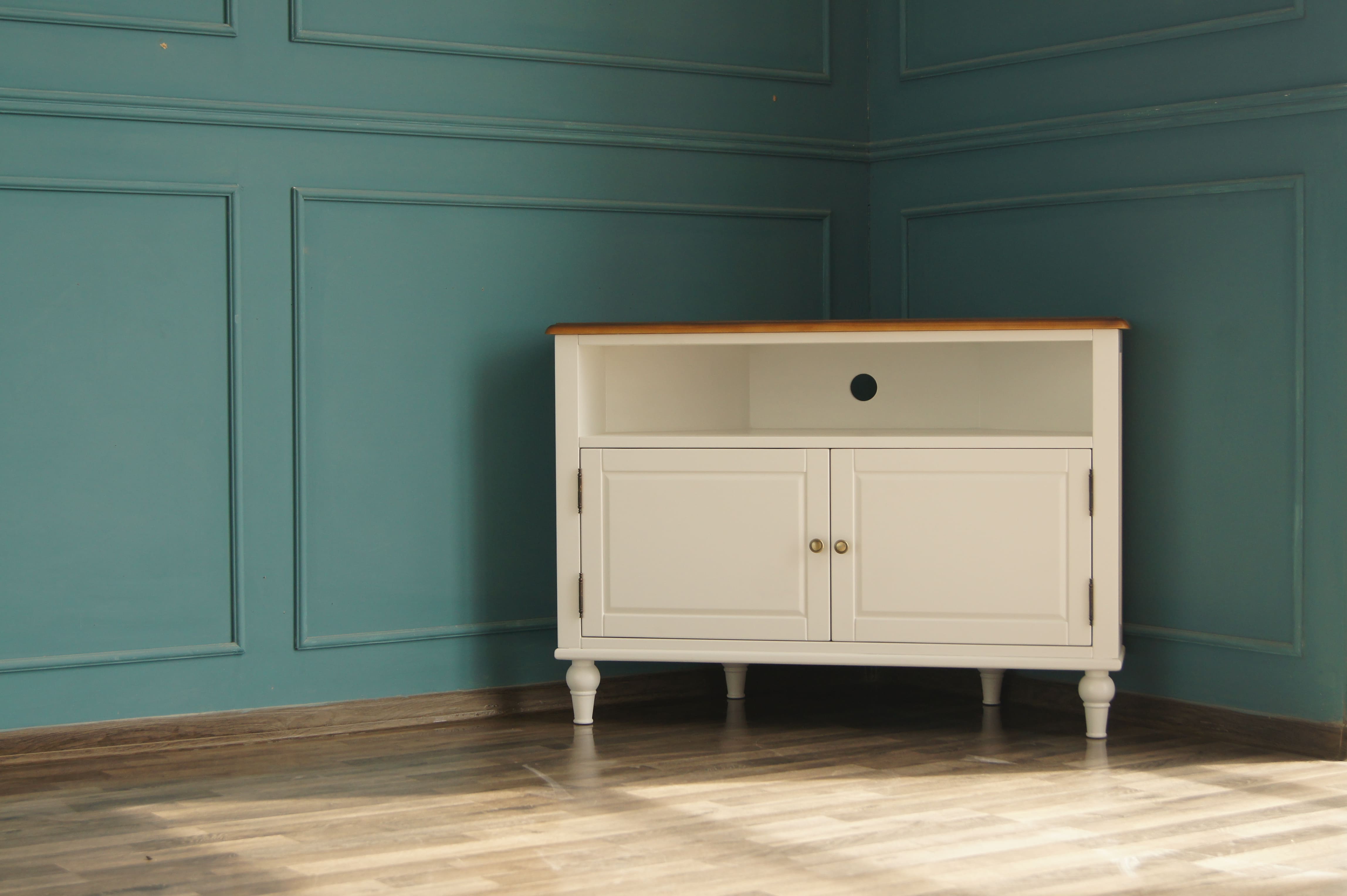 Комод угловой из дерева "Odri"