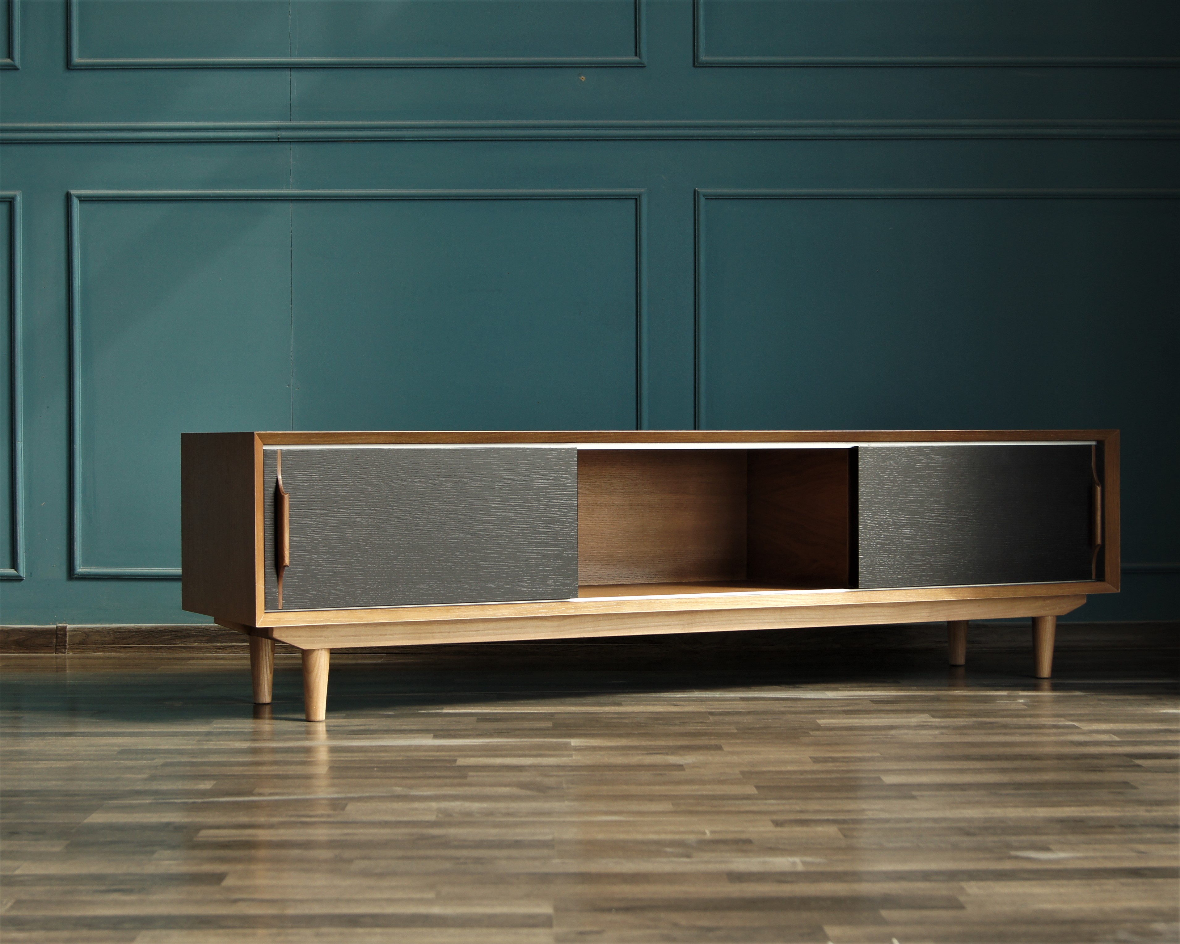 Консоль под TV массив дерева в Скандинавском стиле "Bruni Black"