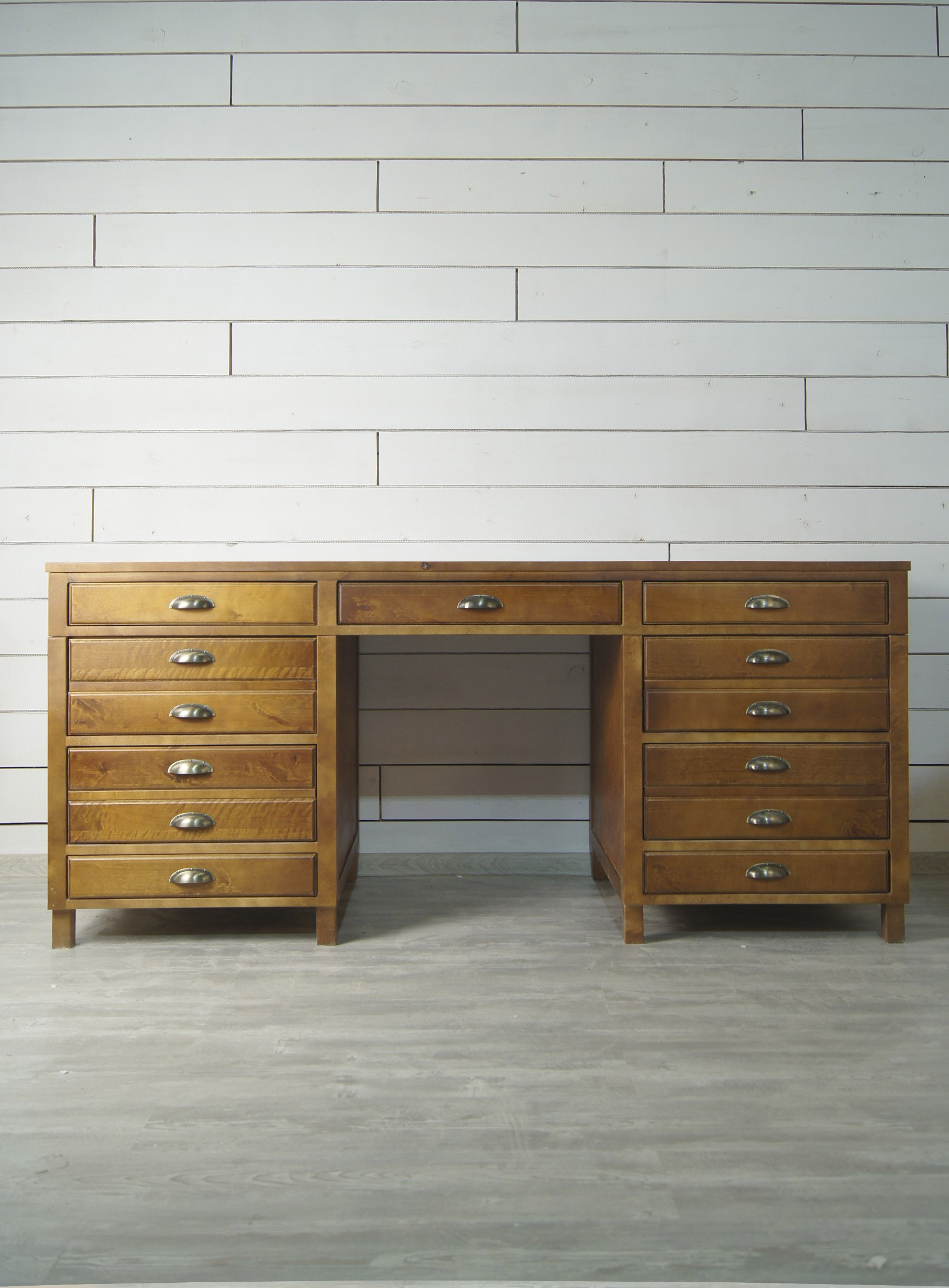   Рабочий письменный стол с ящиками «Gouache" в классическом стиле  