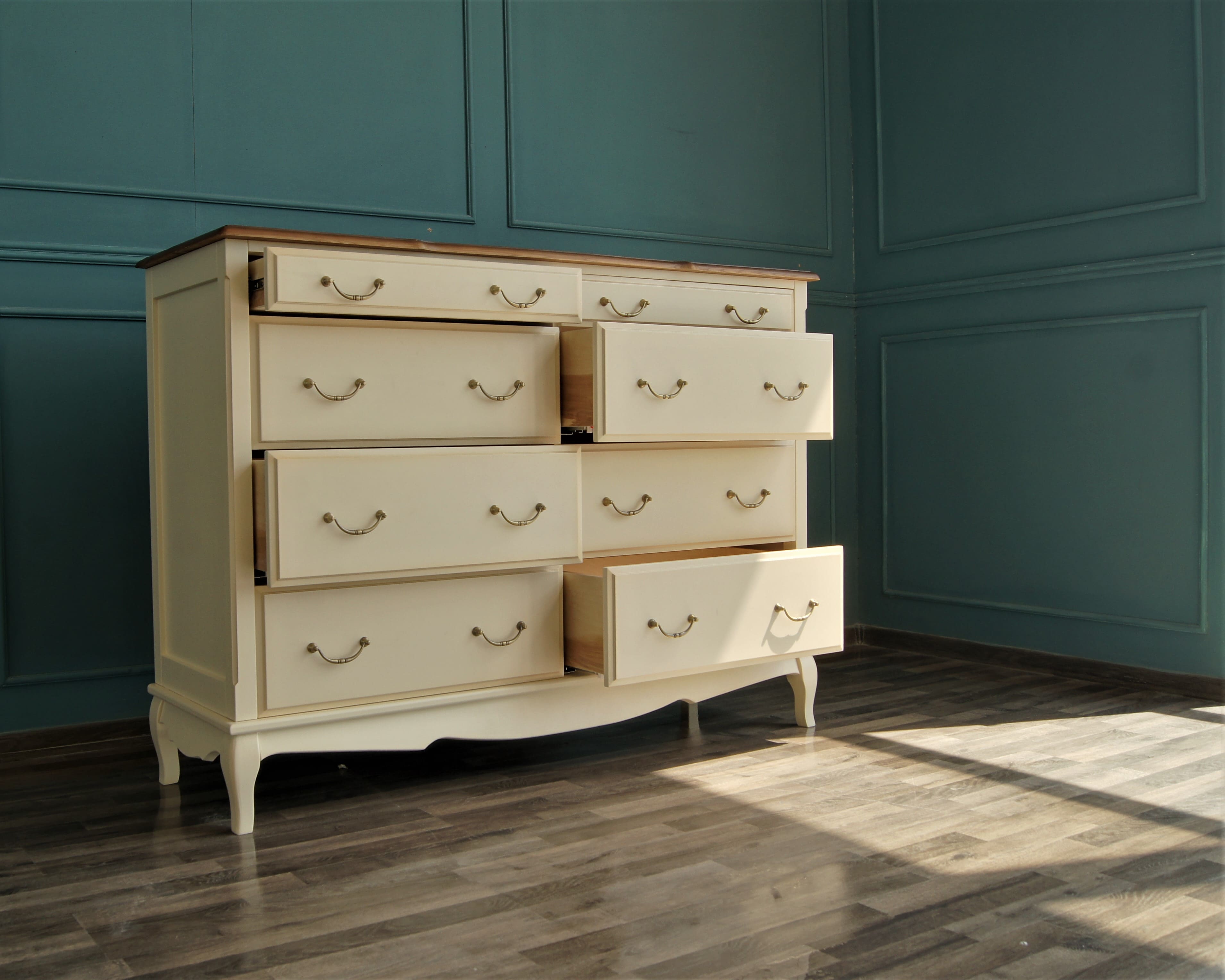 Комод массив «Leontina» на восемь ящиков