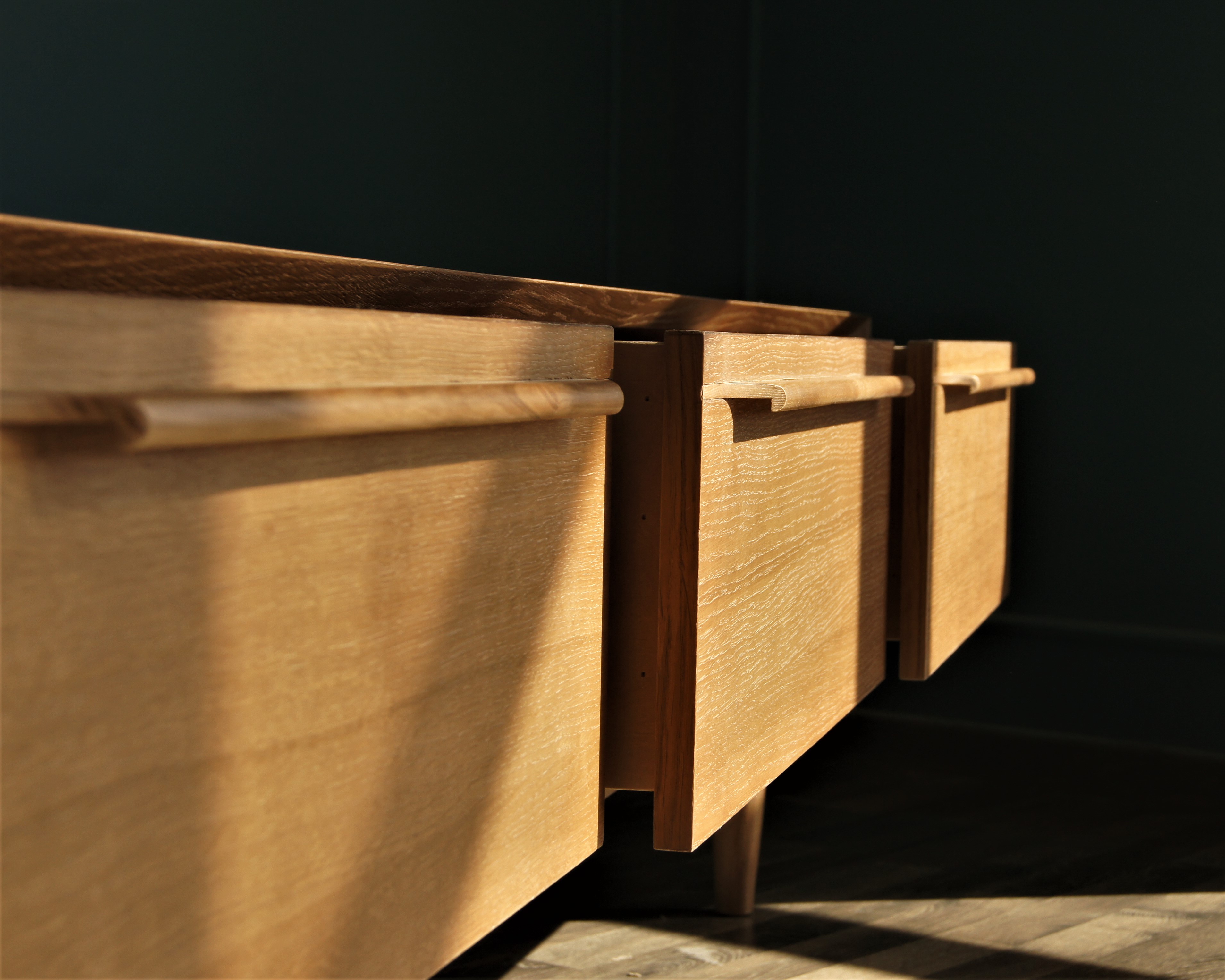 Консоль массив под TV "Bruni" с ящиками