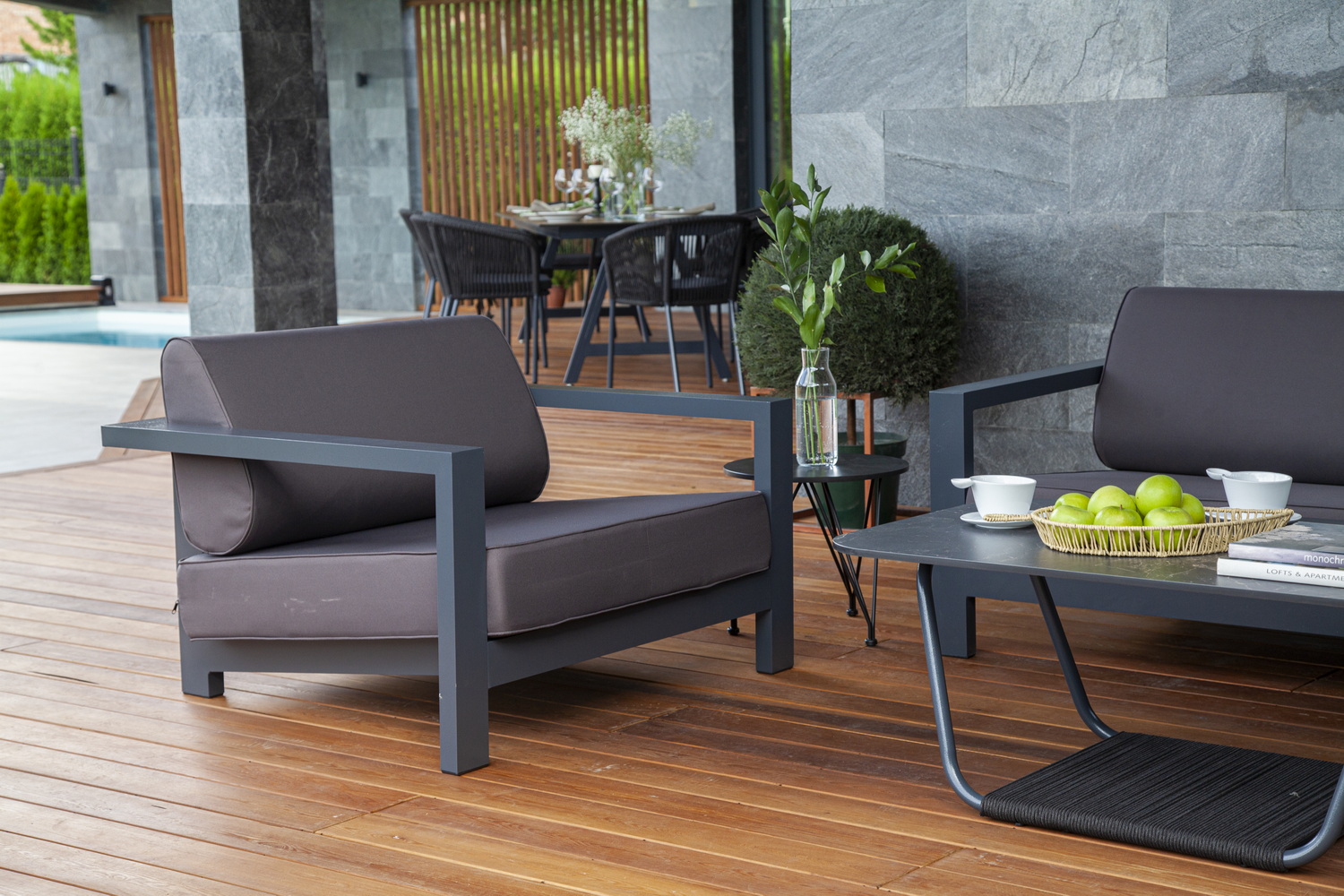 «Горнида» лаунж-зона из алюминия со столиком из HPL