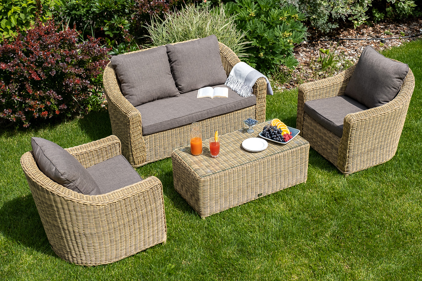 "Копаннини" столик журнальный из искусственного ротанга, цвет соломенный