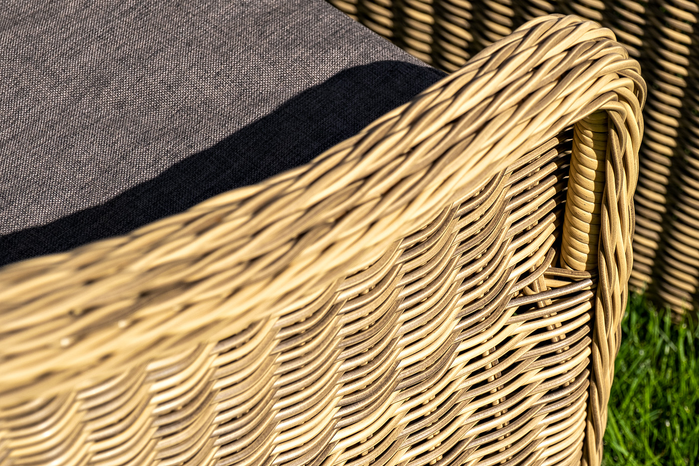 "Равенс" диван двухместный плетенный из ротанга, цвет соломенный